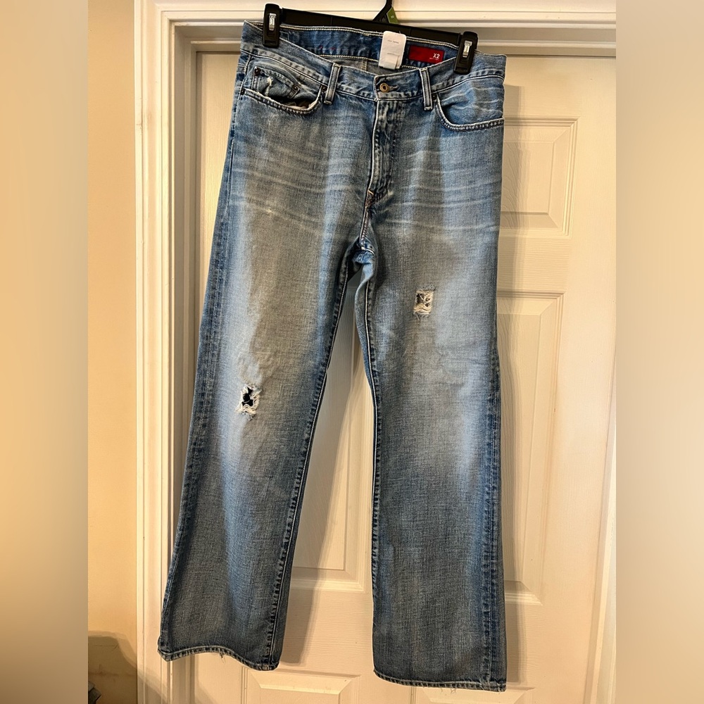 Men's EXPRESS X2 Light Blue Distressed  Size  34 x 32 Jeans